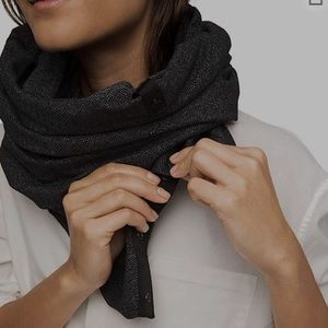 Lululemon athletica vinyasa scarf wrap
